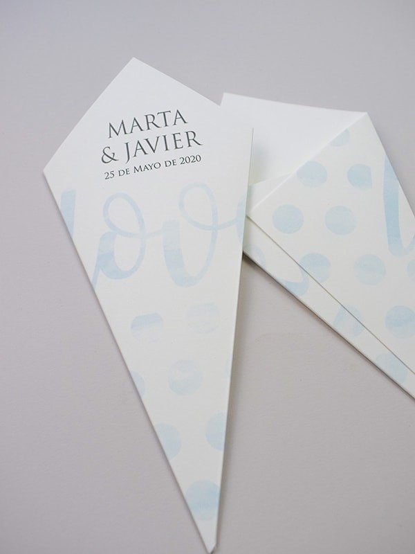 Conos de boda love