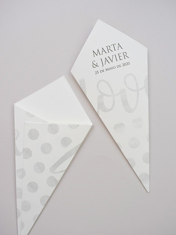 Conos de boda love