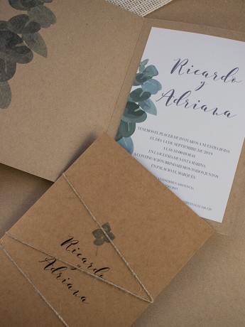 Díptico kraft eucalipto