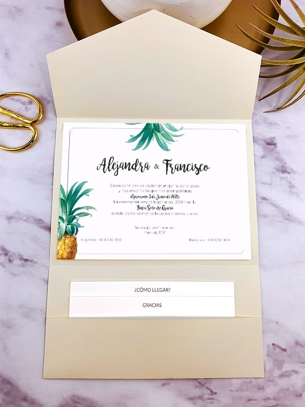 Invitación carpeta con solapas piñas