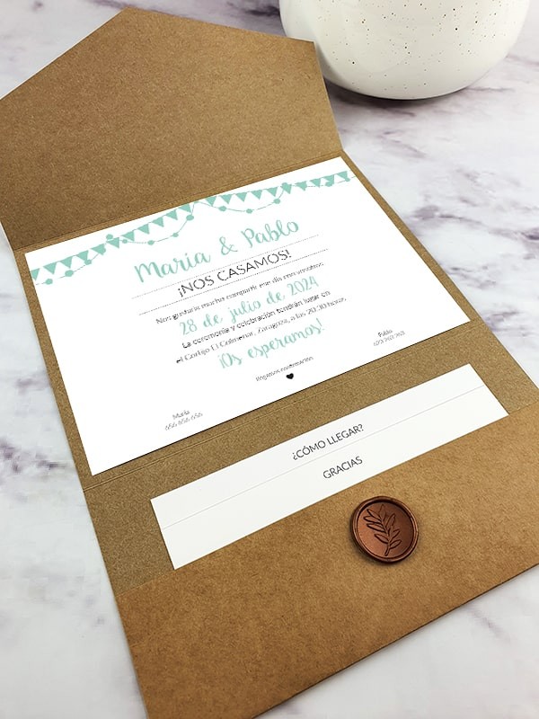 Invitación carpeta con solapas banderín