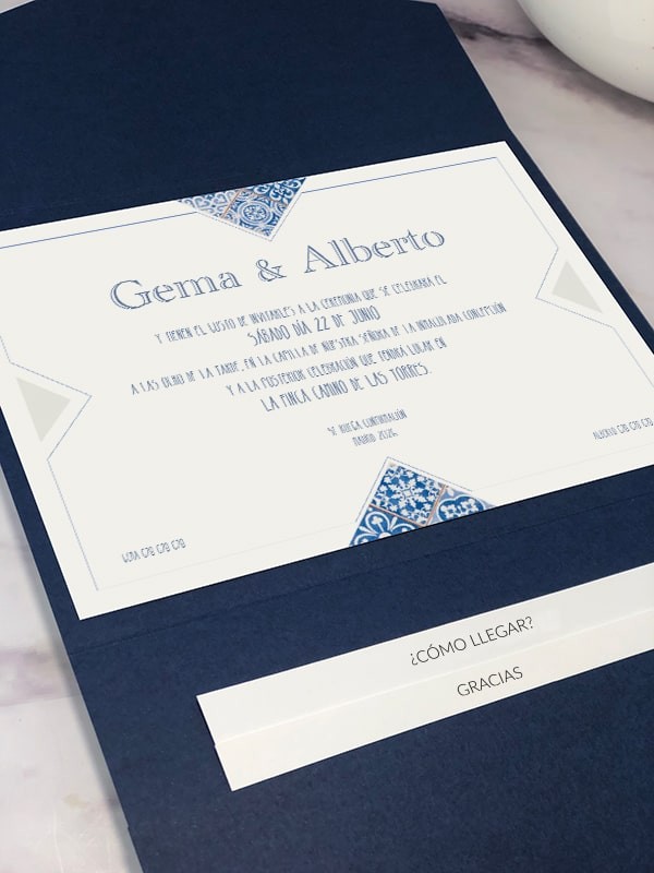 Invitación carpeta con solapas azulejos