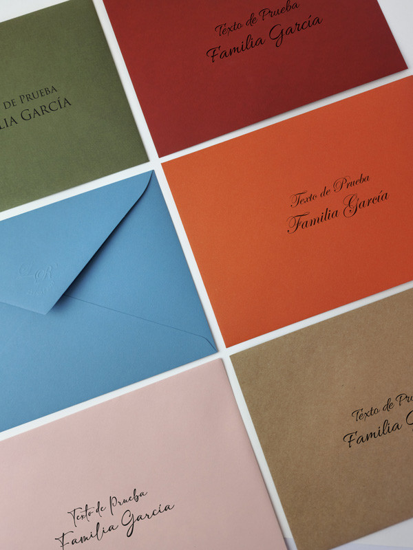 Personalizar sobres boda con nombres invitados