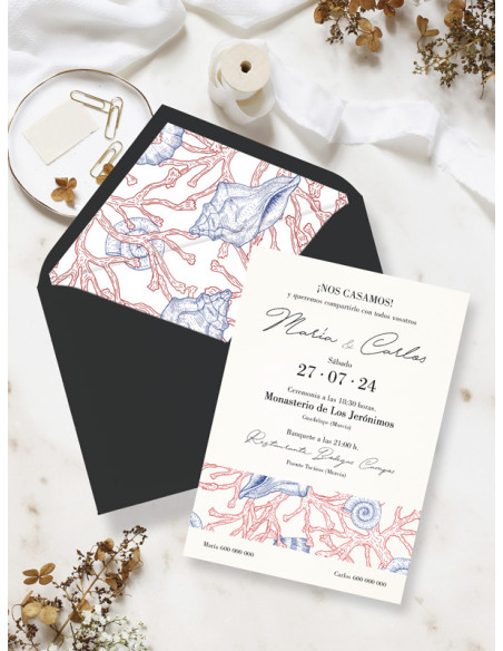 invitación de boda bonita mar y coral con sobre